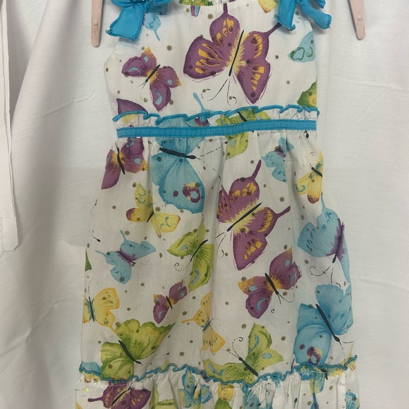 Young land butterfly dress. - Picture 3 of 4